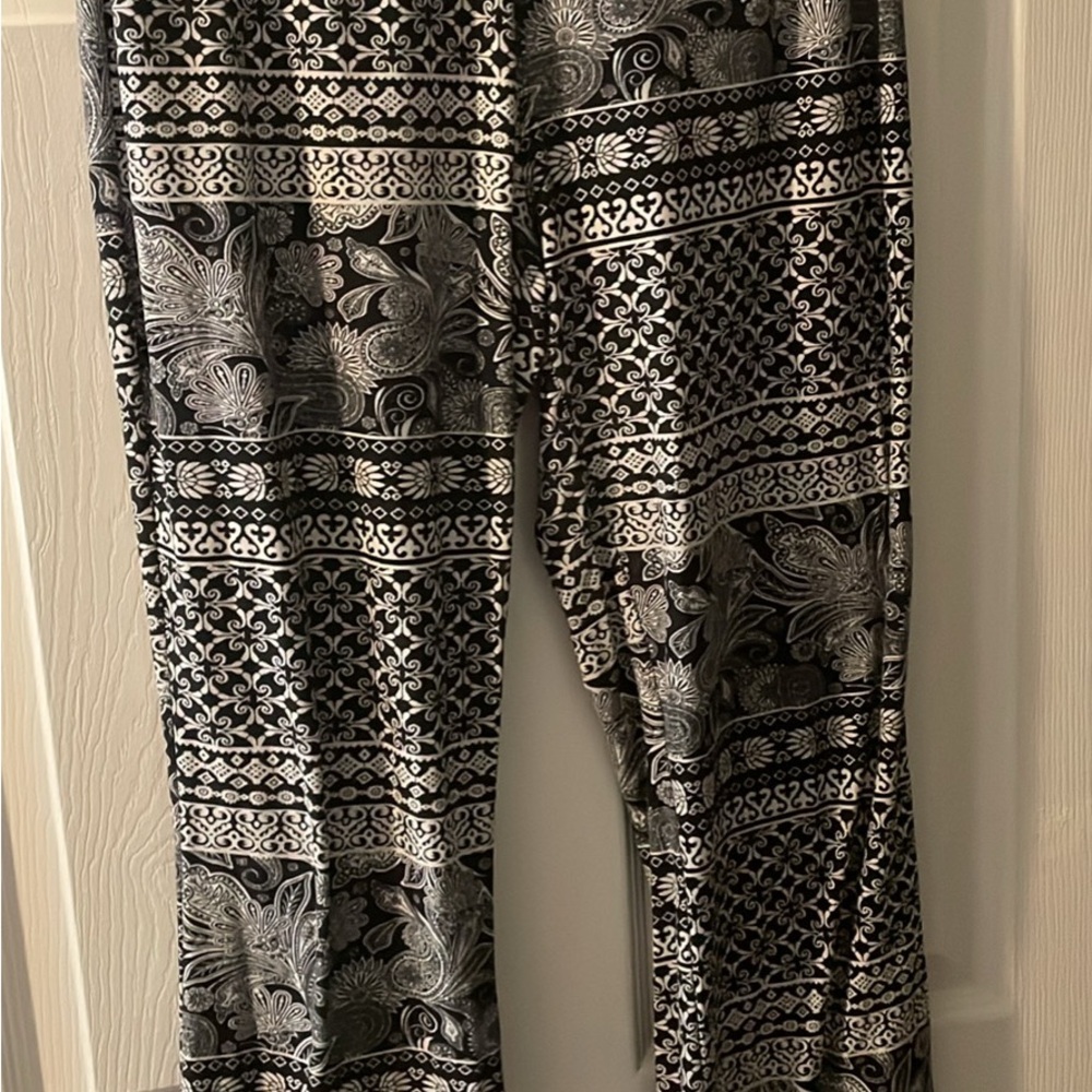 Hot Kiss Large Black and White Patterned Apparel-2 pairs for the price of 1!